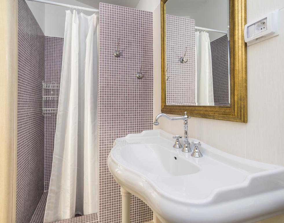 Apartments & Rooms Buoni Amici Murine Rom bilde